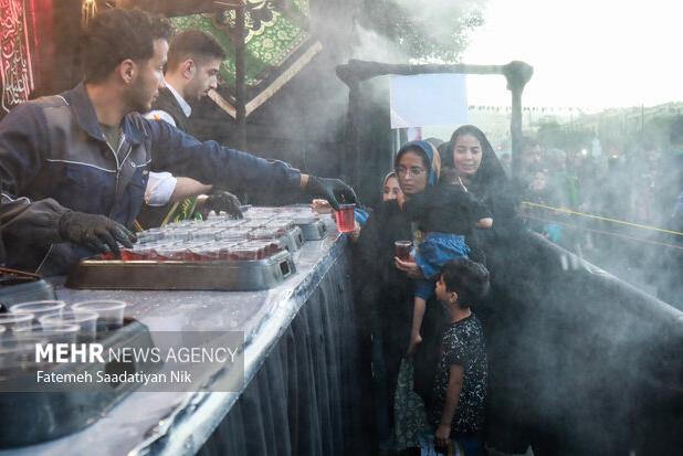 خدمت رسانی موکب امام مهربانی ها در مشهد